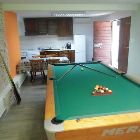 Maria With Heated Pool And Hot Tub Green Paradise * Omiš